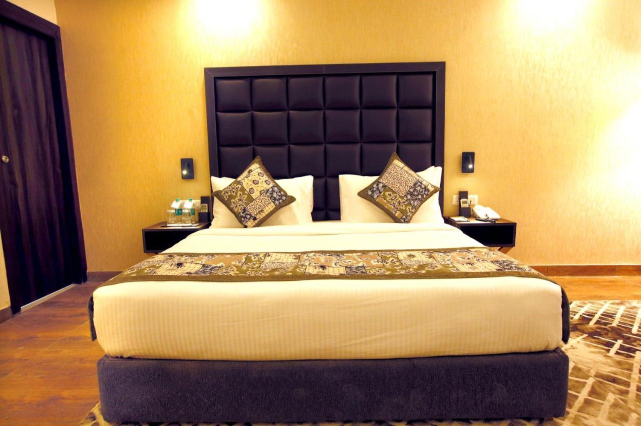 Hotel The Fern Residency Noida Exterior foto
